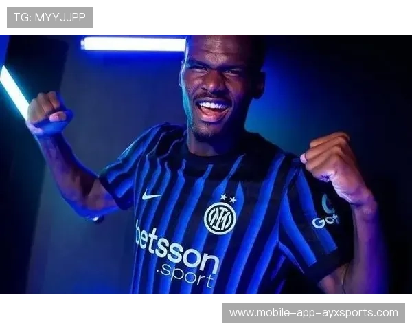 国米卡尔博尼禁区外冷静推射完成逆转关键一球