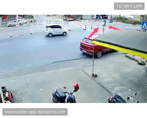 车队队友撞车,内部矛盾升级