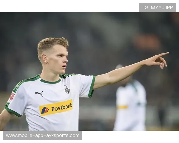 切尔西古斯托人球分过后助攻完成漂亮配合，展现出色技术与团队默契