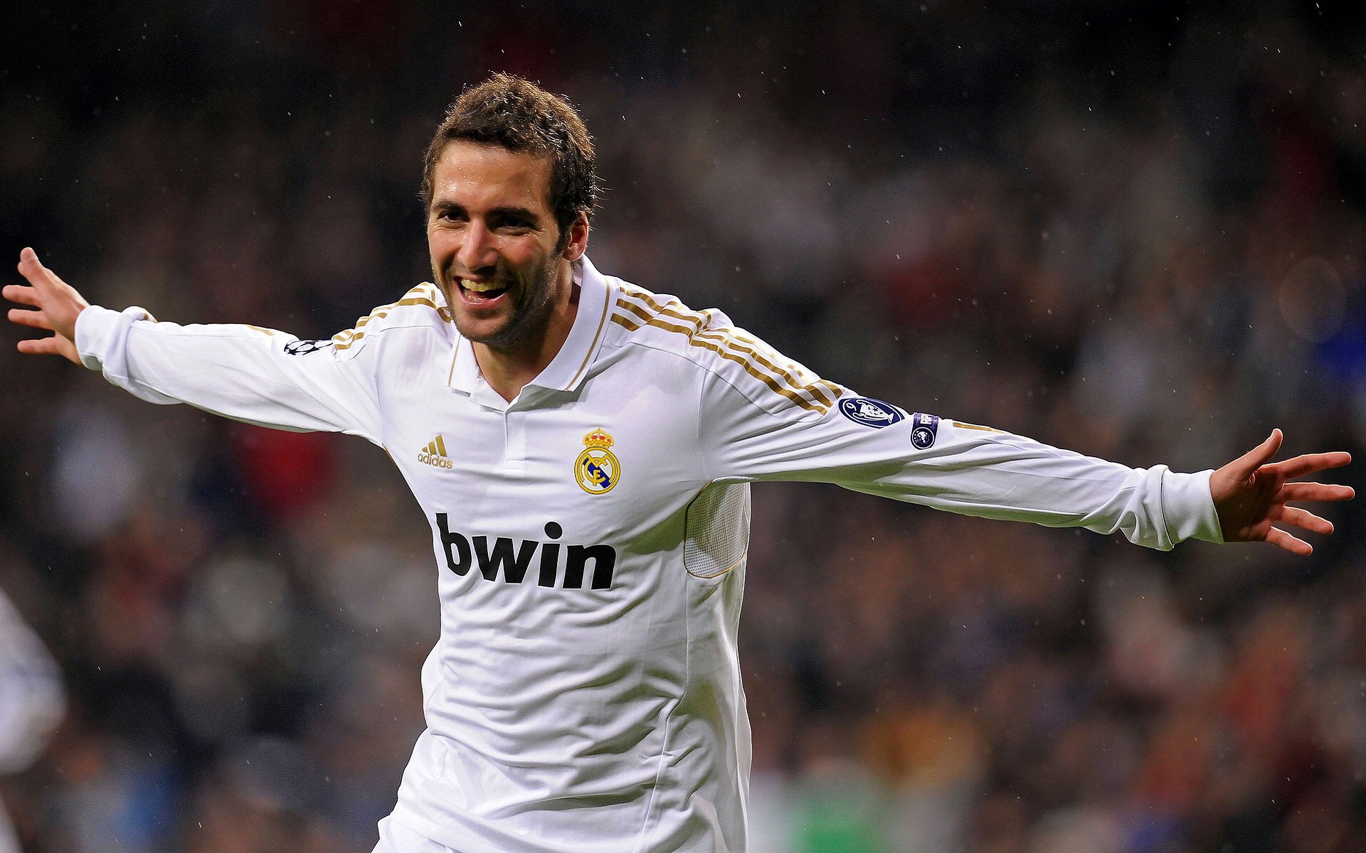 欧冠决赛当天 球场周边交通管制升级 警方全力维持秩序